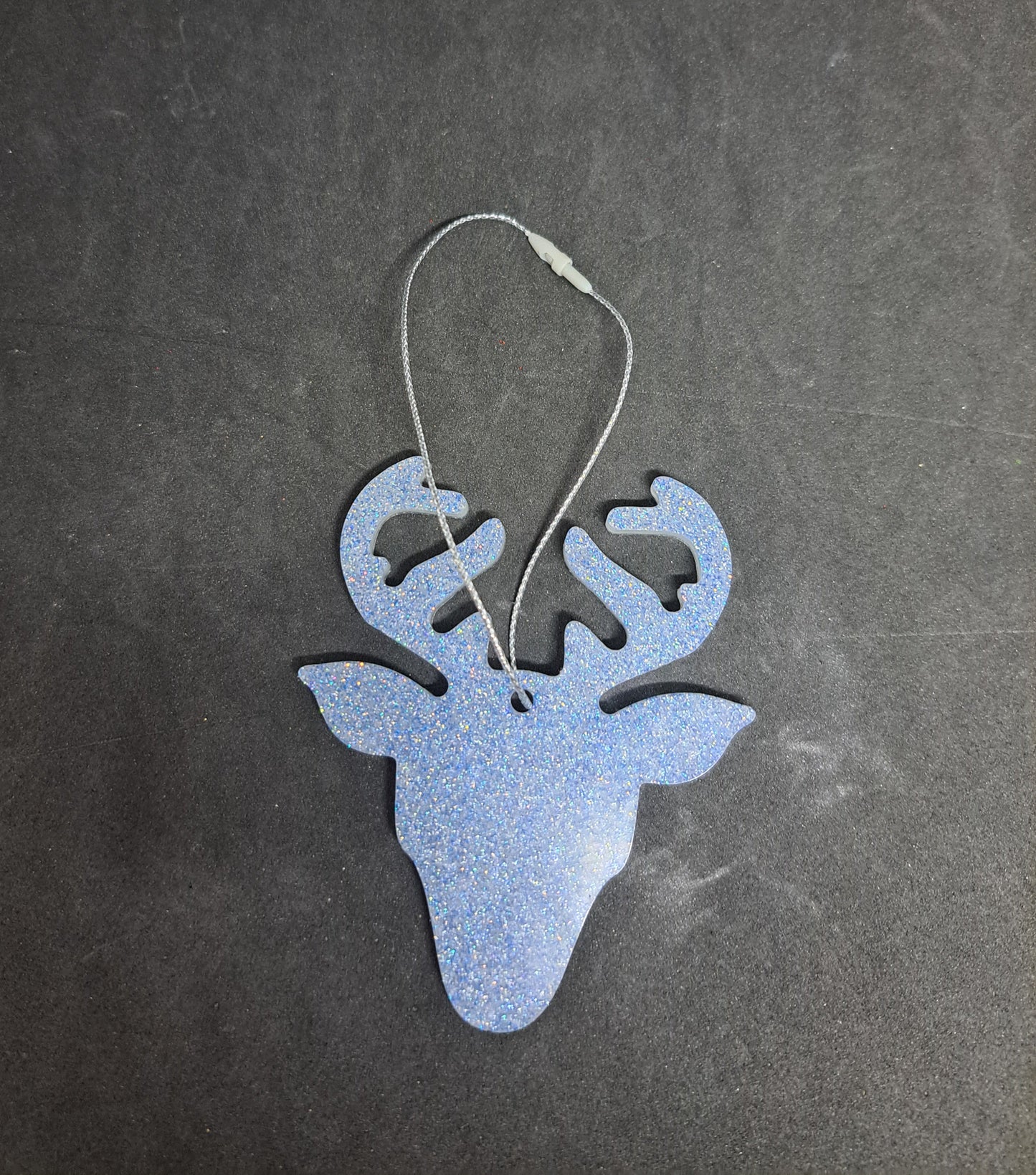 Suspension Tête de Rêne Blanc/Paillettes Bleu