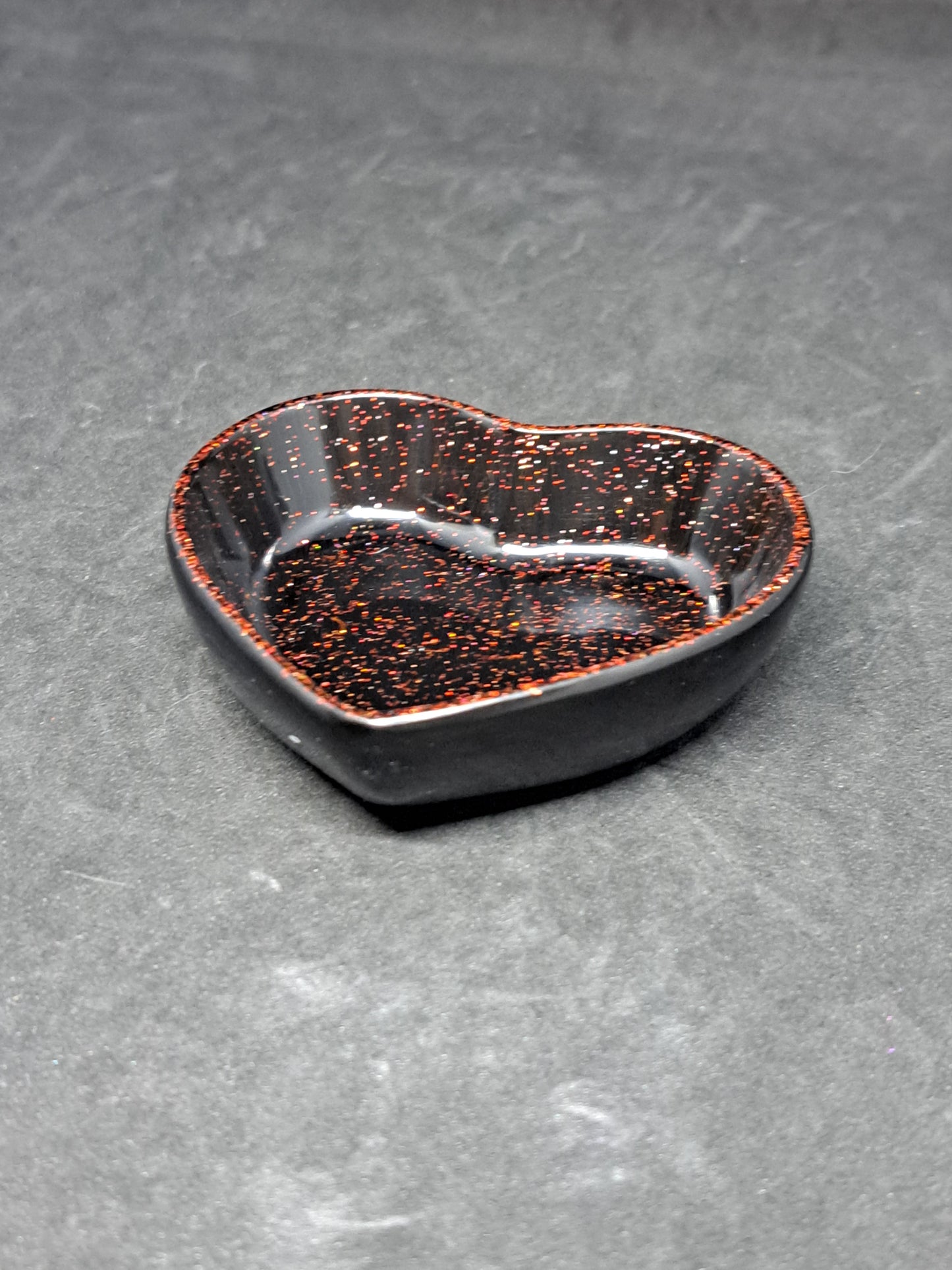 Porte-savon petit cœur Noir/Paillettes Rouge